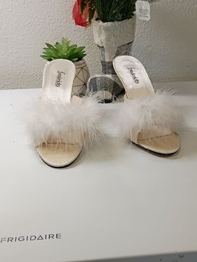 Frederick's of Hollywood White Feather Slide Sandals